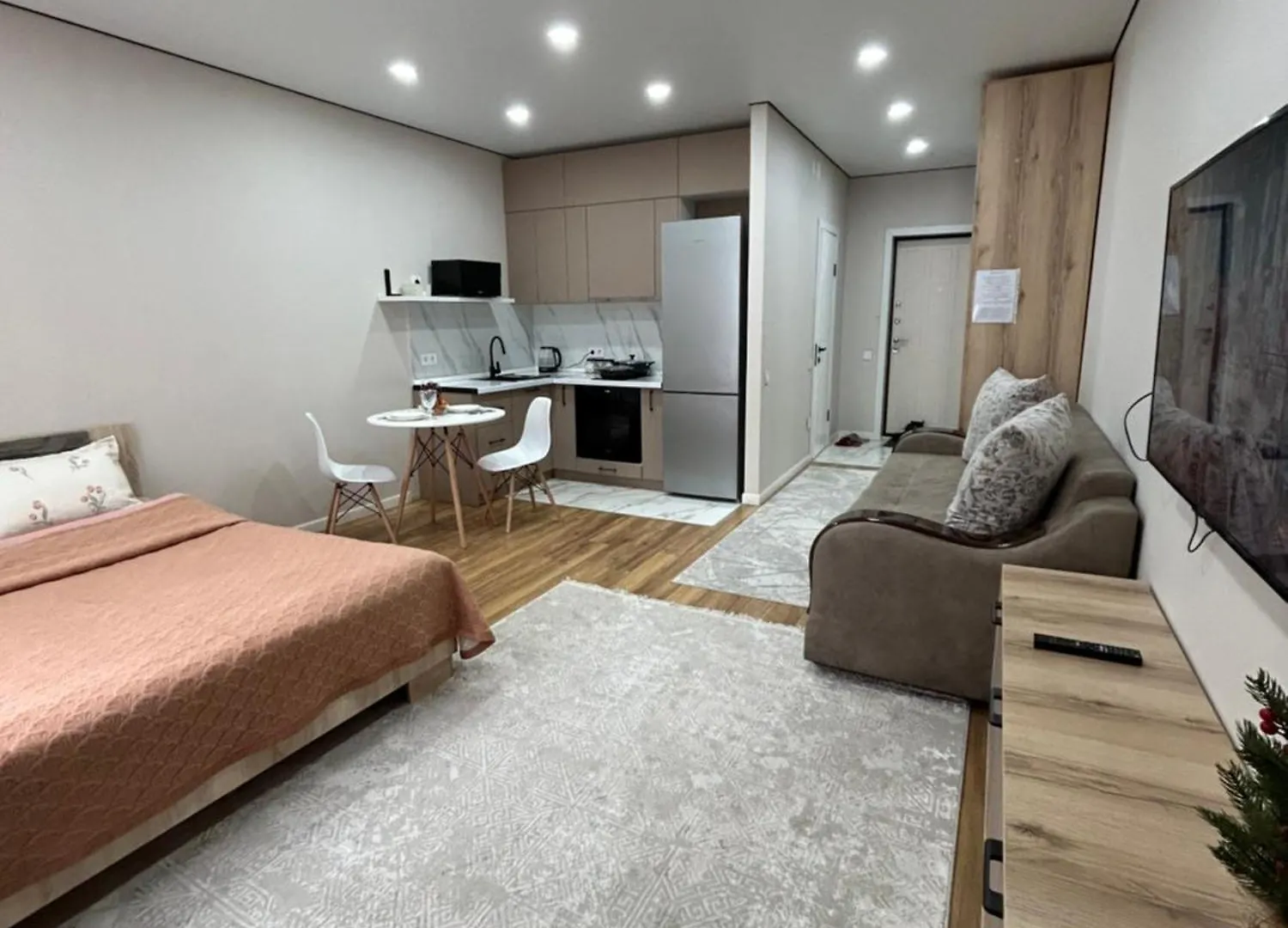 Studio apartment 알마티
